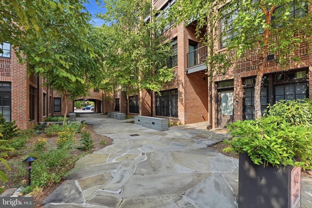1309 E STREET SE Unit: 20