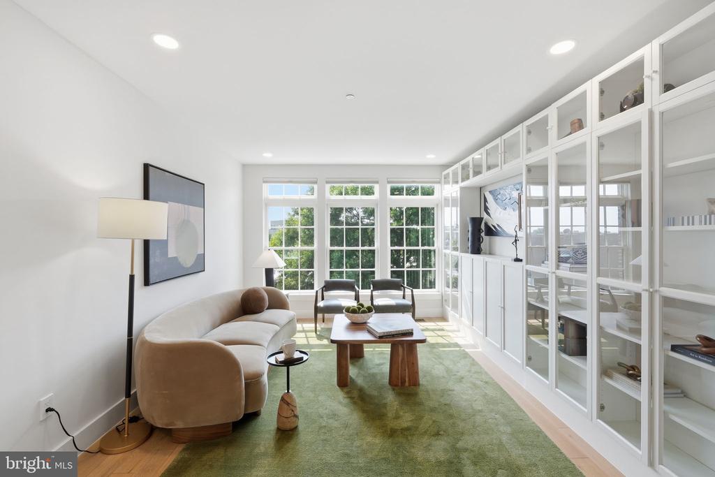 1309 E STREET SE Unit: 20