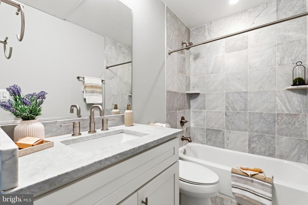 1227 MORSE STREET NE Unit: 2