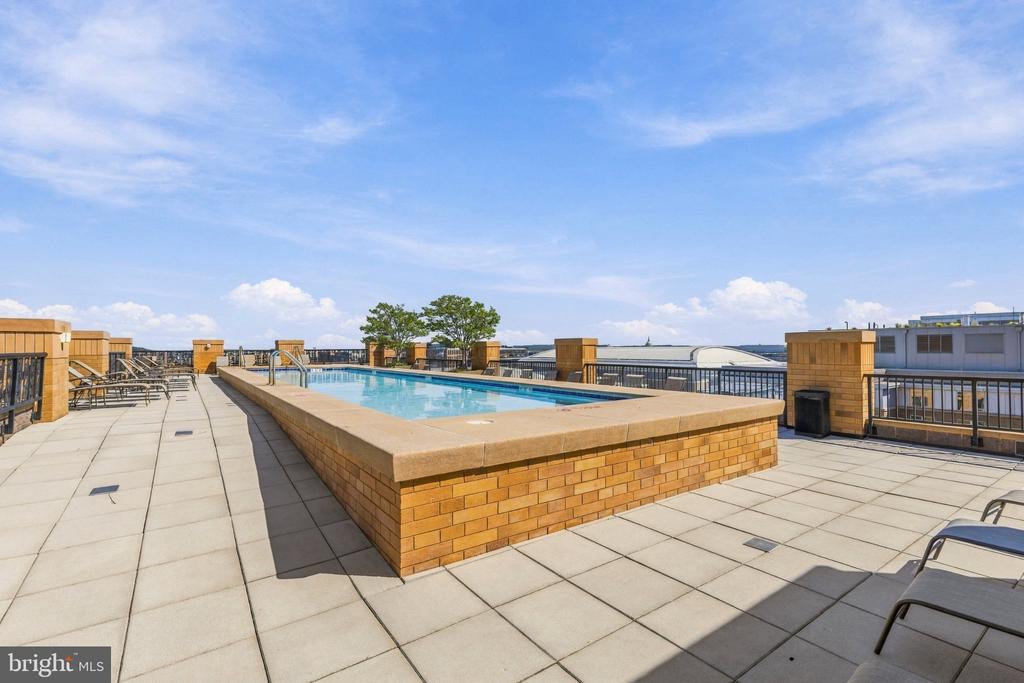 910 M STREET NW Unit: 601