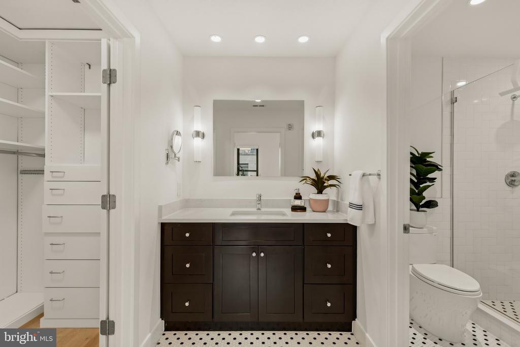 910 M STREET NW Unit: 601