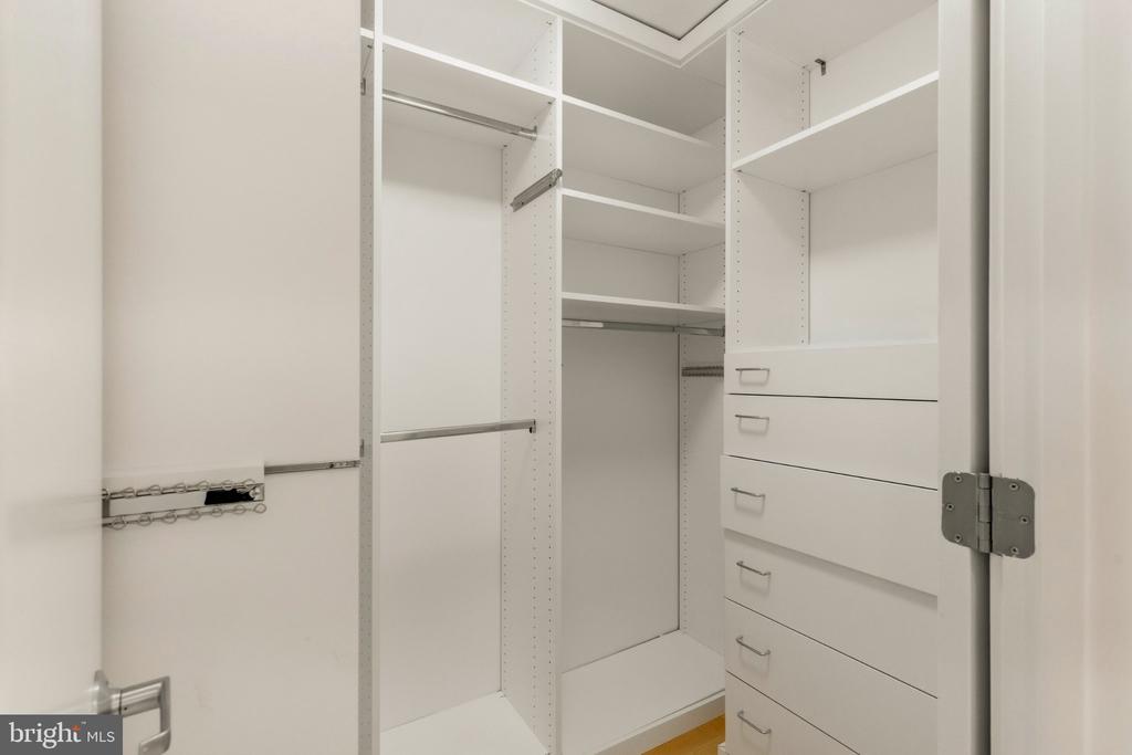 910 M STREET NW Unit: 601