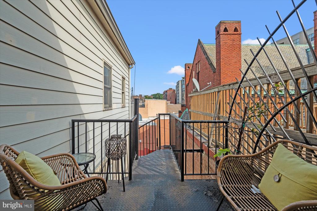 1407 15TH STREET NW Unit: 4