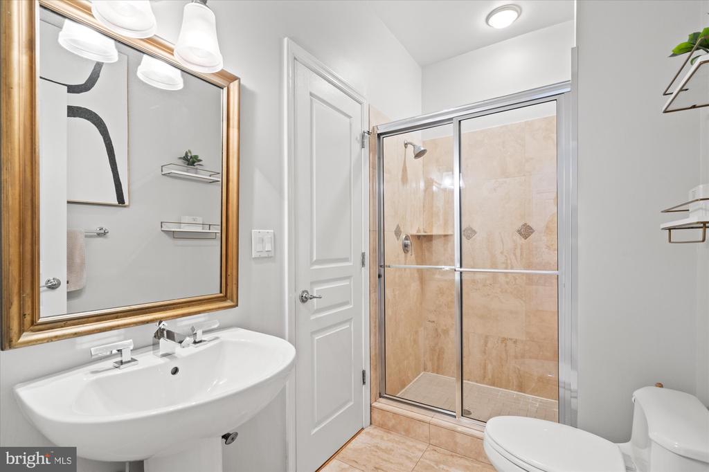 1407 15TH STREET NW Unit: 4