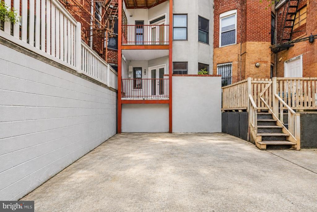 2023 KALORAMA ROAD NW Unit: 4