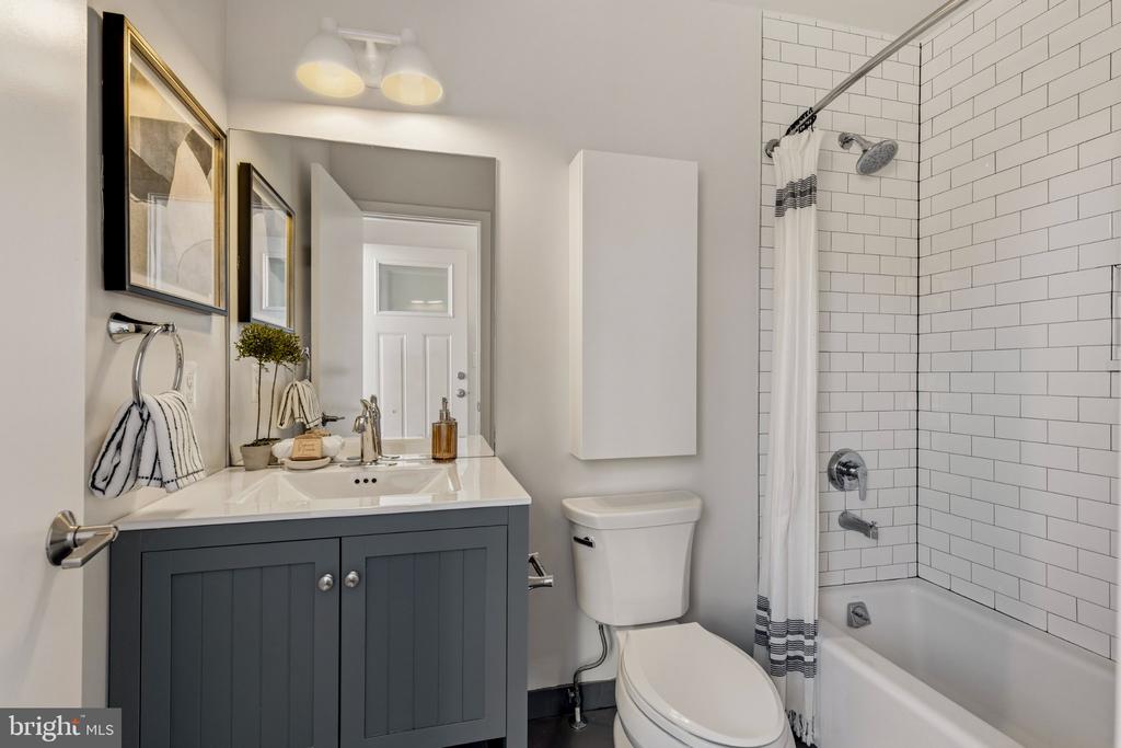 2023 KALORAMA ROAD NW Unit: 4