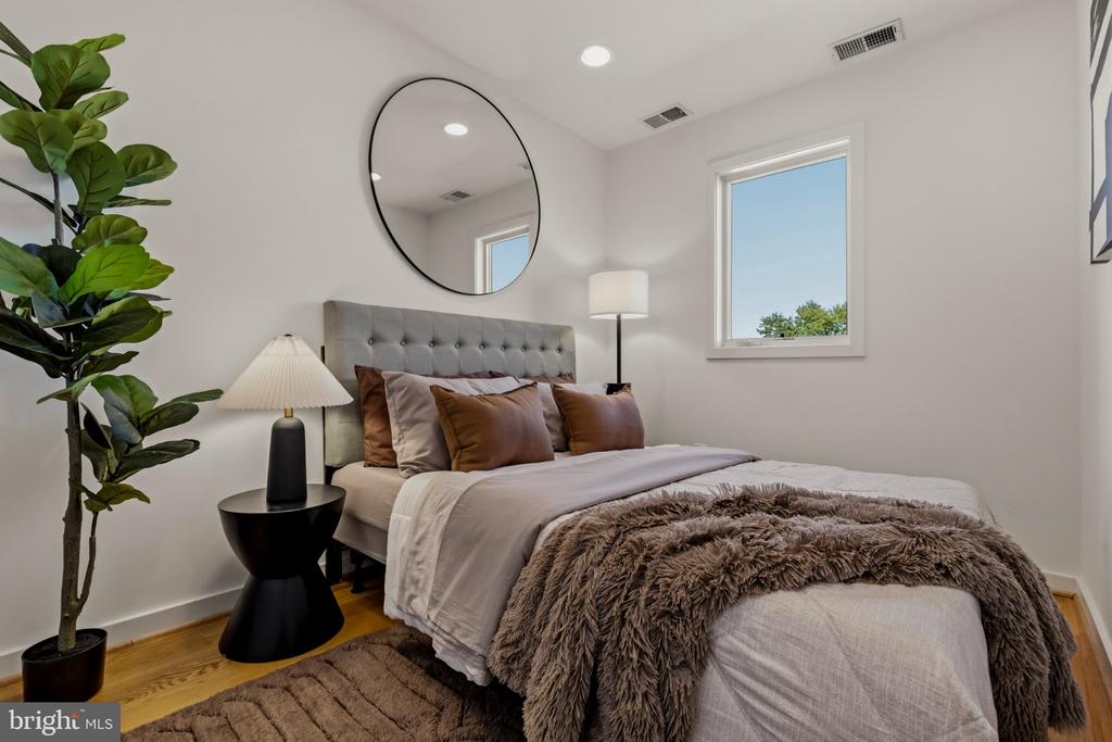 2023 KALORAMA ROAD NW Unit: 4