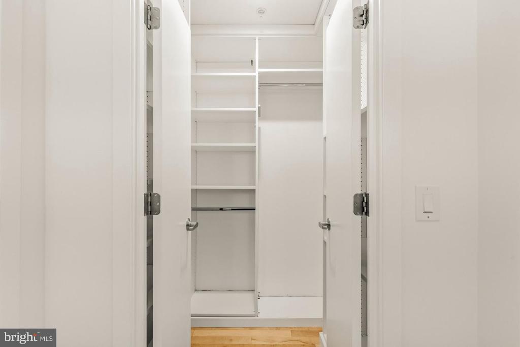 910 M STREET NW Unit: 601