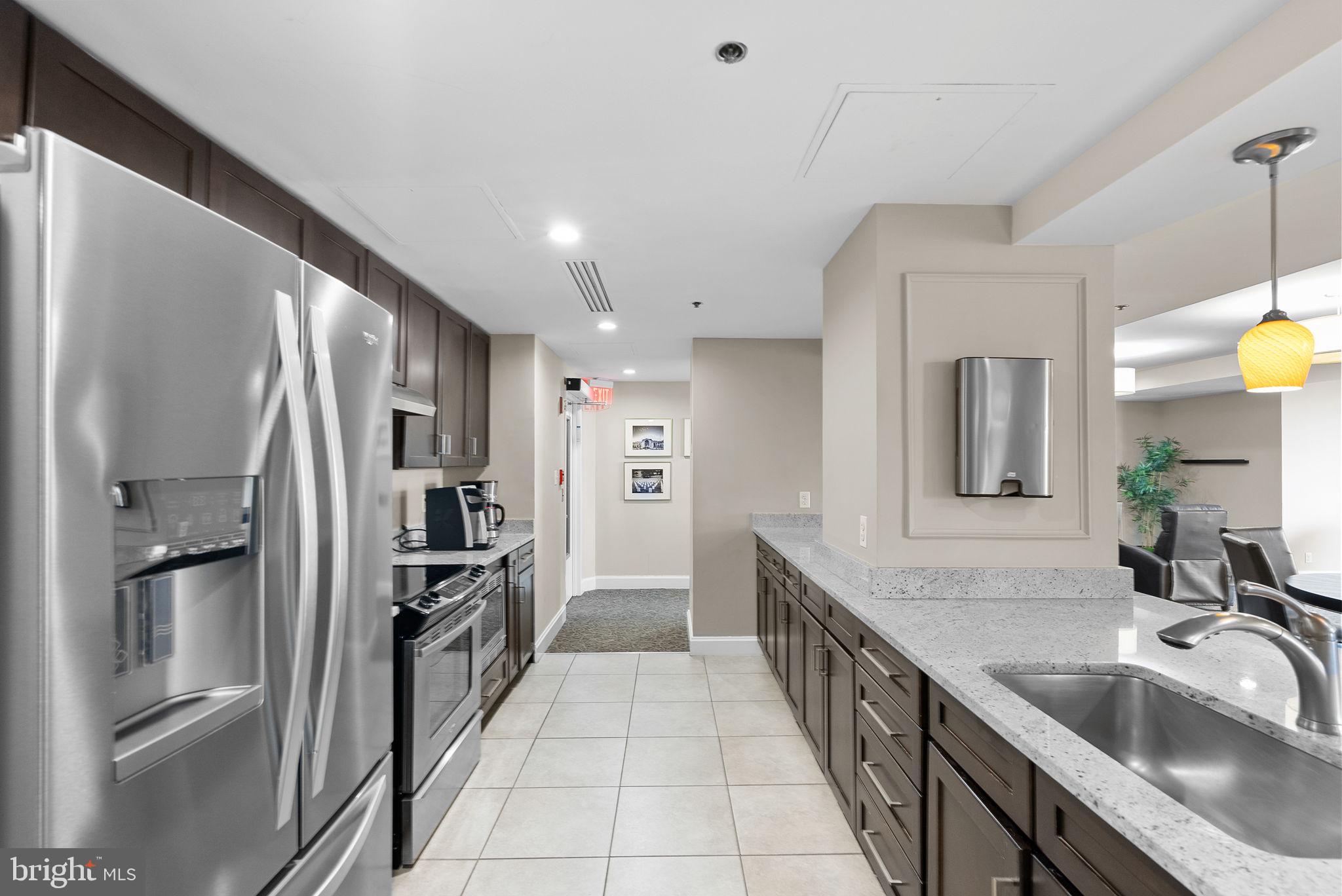 900 N Stafford St #1614