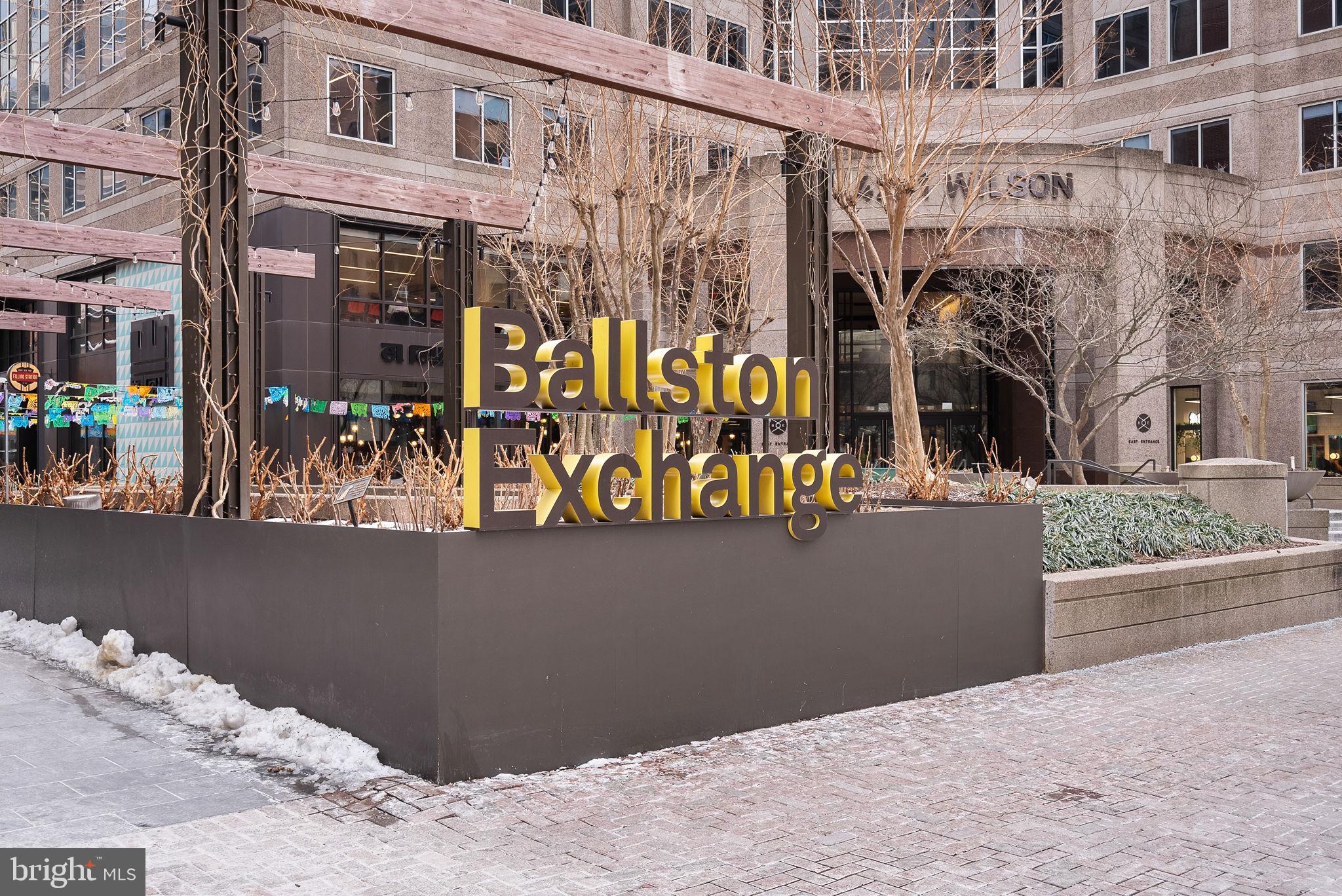 900 N Stafford St #1614