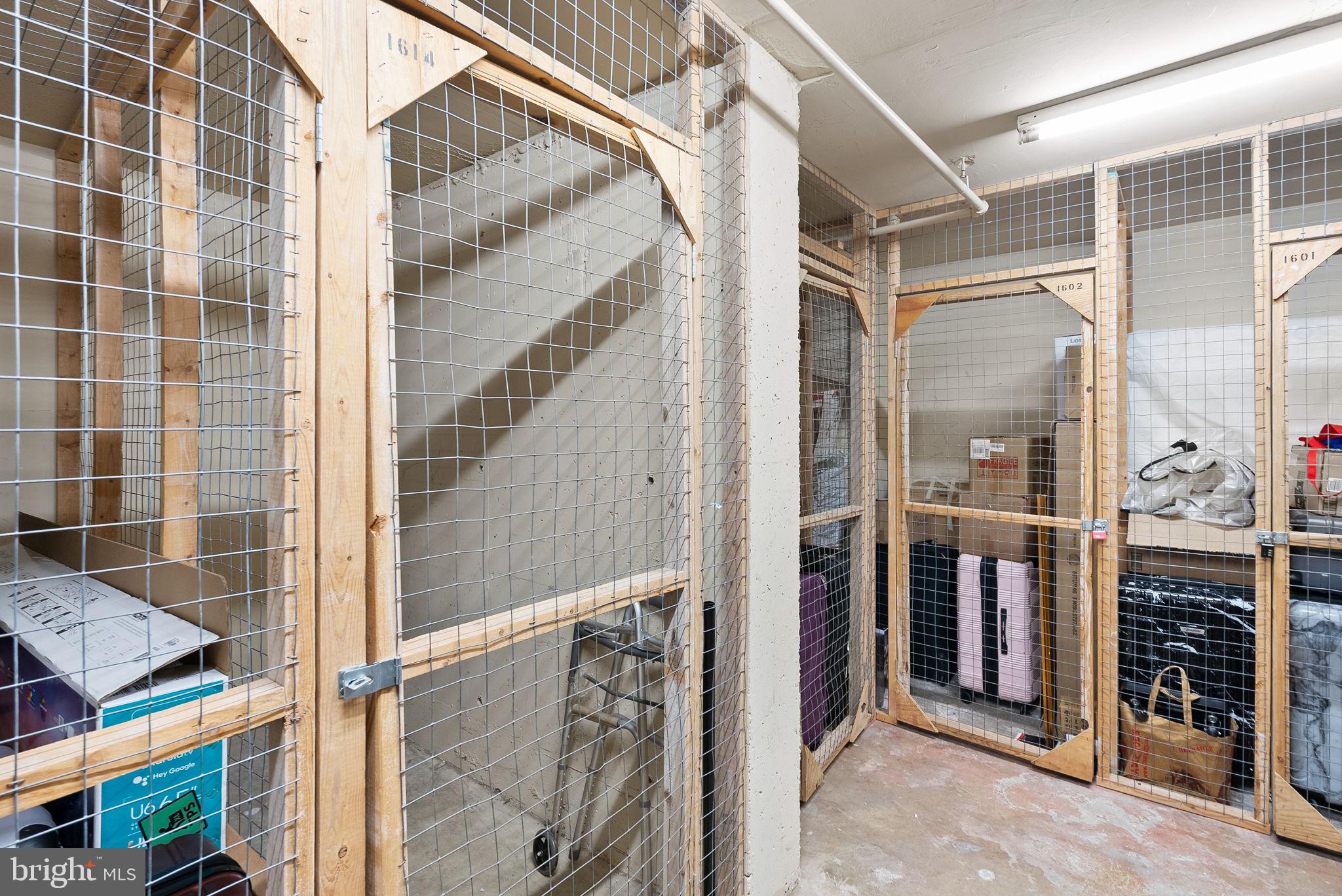 900 N Stafford St #1614