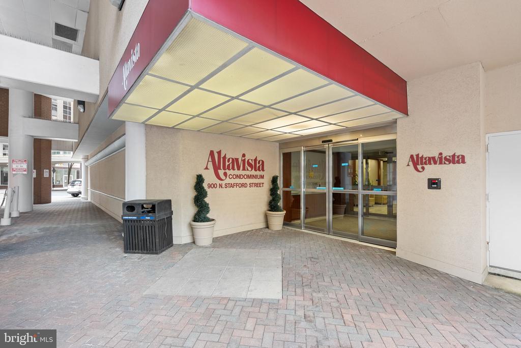 900 N Stafford St #1614