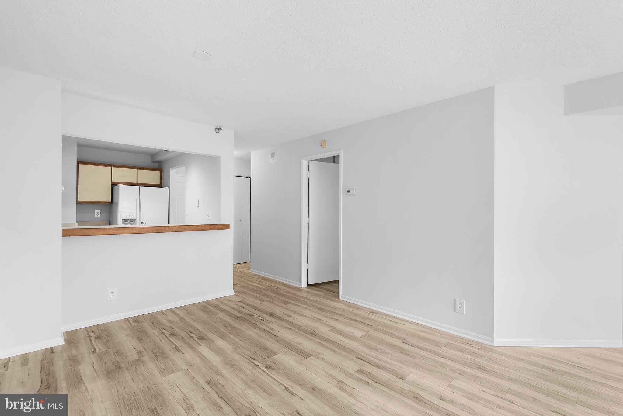 900 N Stafford St #1614