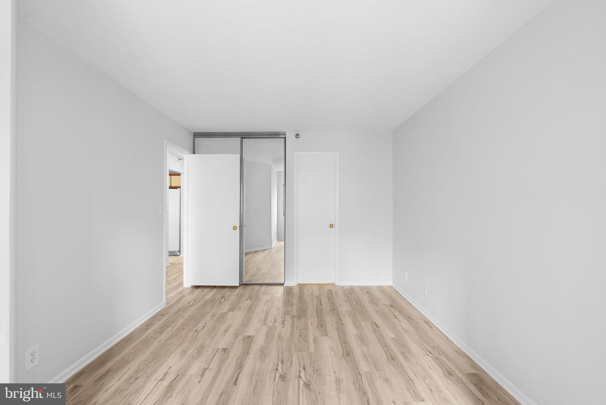 900 N Stafford St #1614