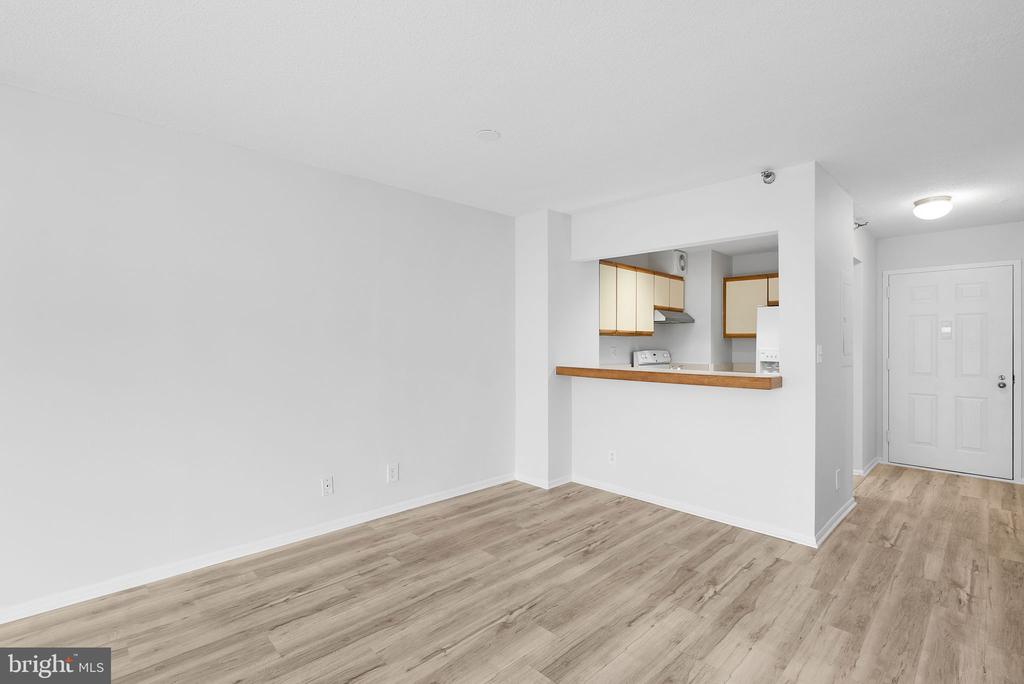 900 N Stafford St #1614