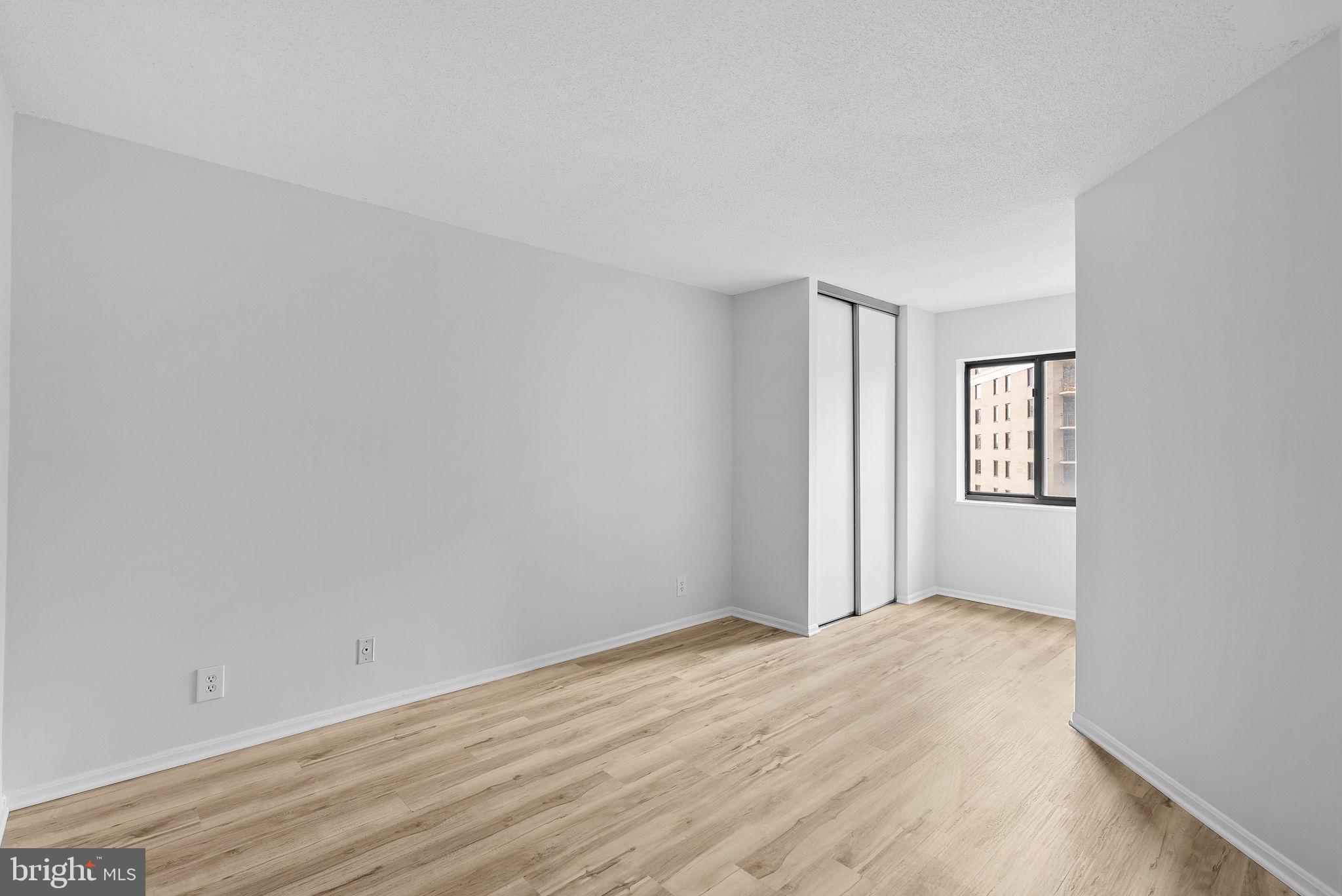 900 N Stafford St #1614