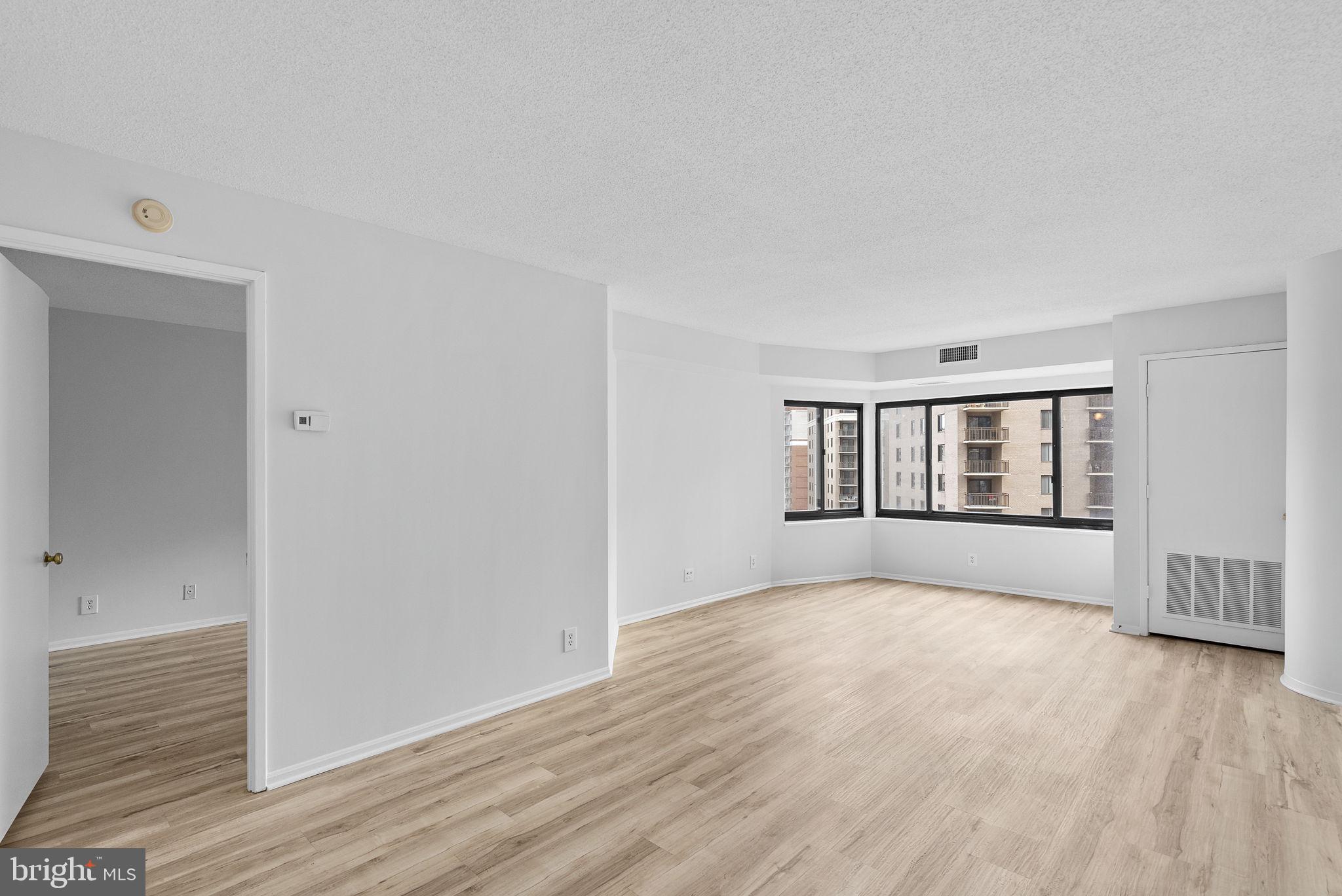 900 N Stafford St #1614