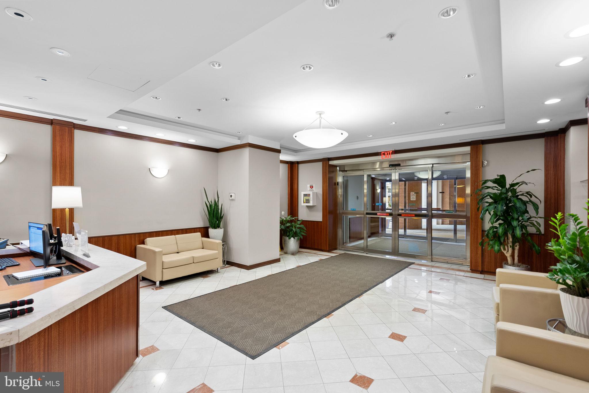 900 N Stafford St #1614