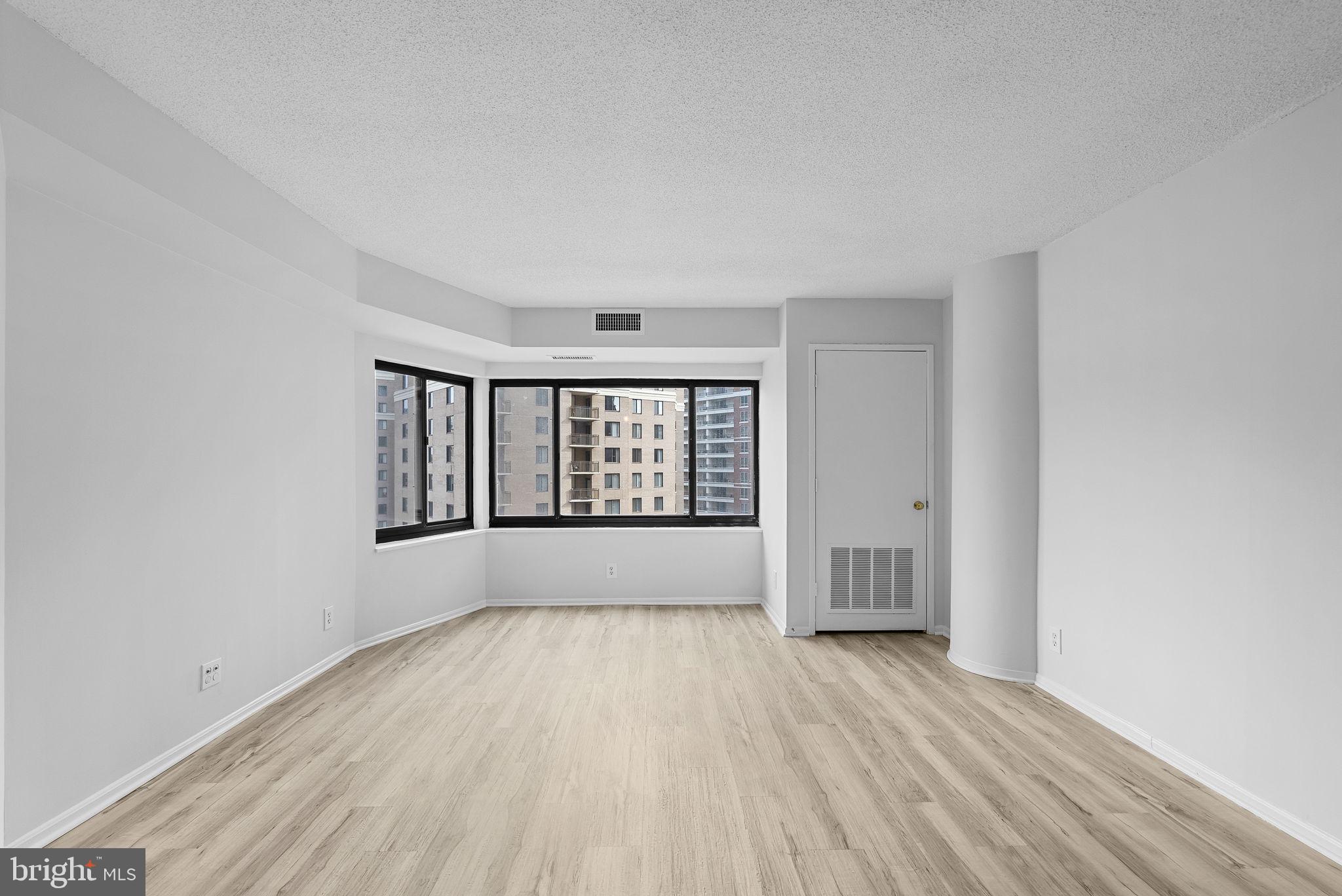 900 N Stafford St #1614