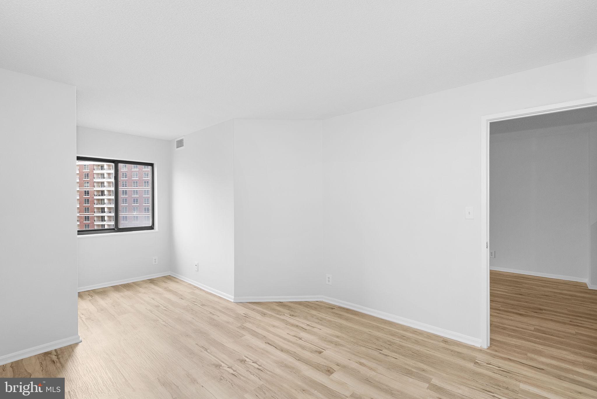 900 N Stafford St #1614