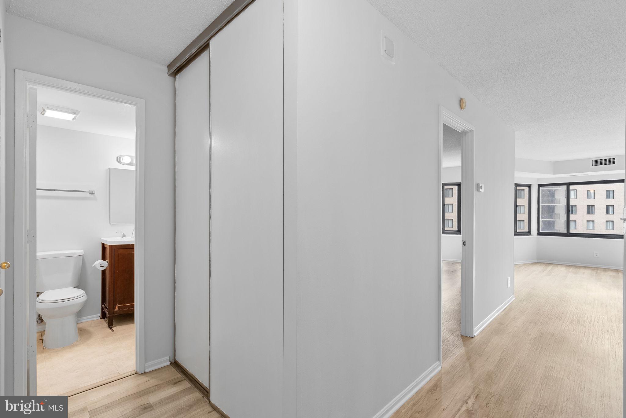 900 N Stafford St #1614