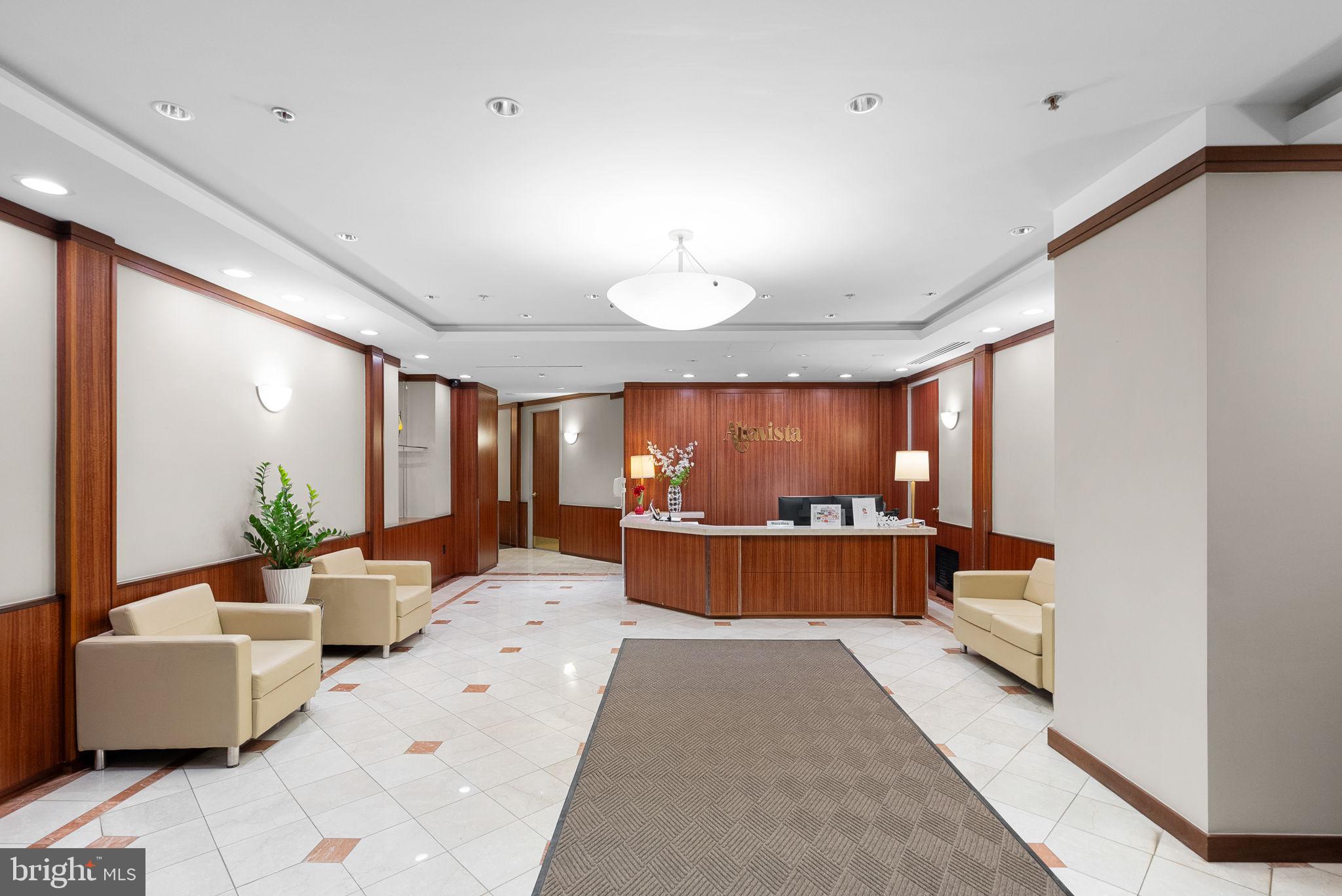 900 N Stafford St #1614