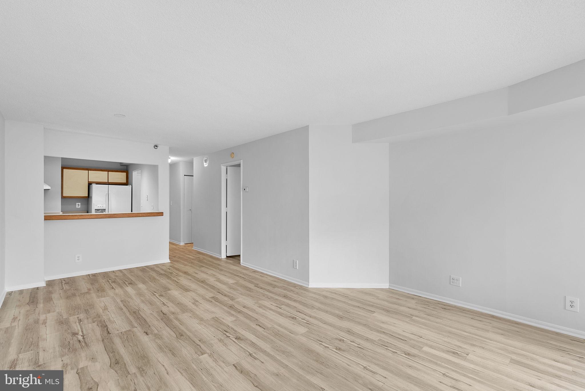 900 N Stafford St #1614