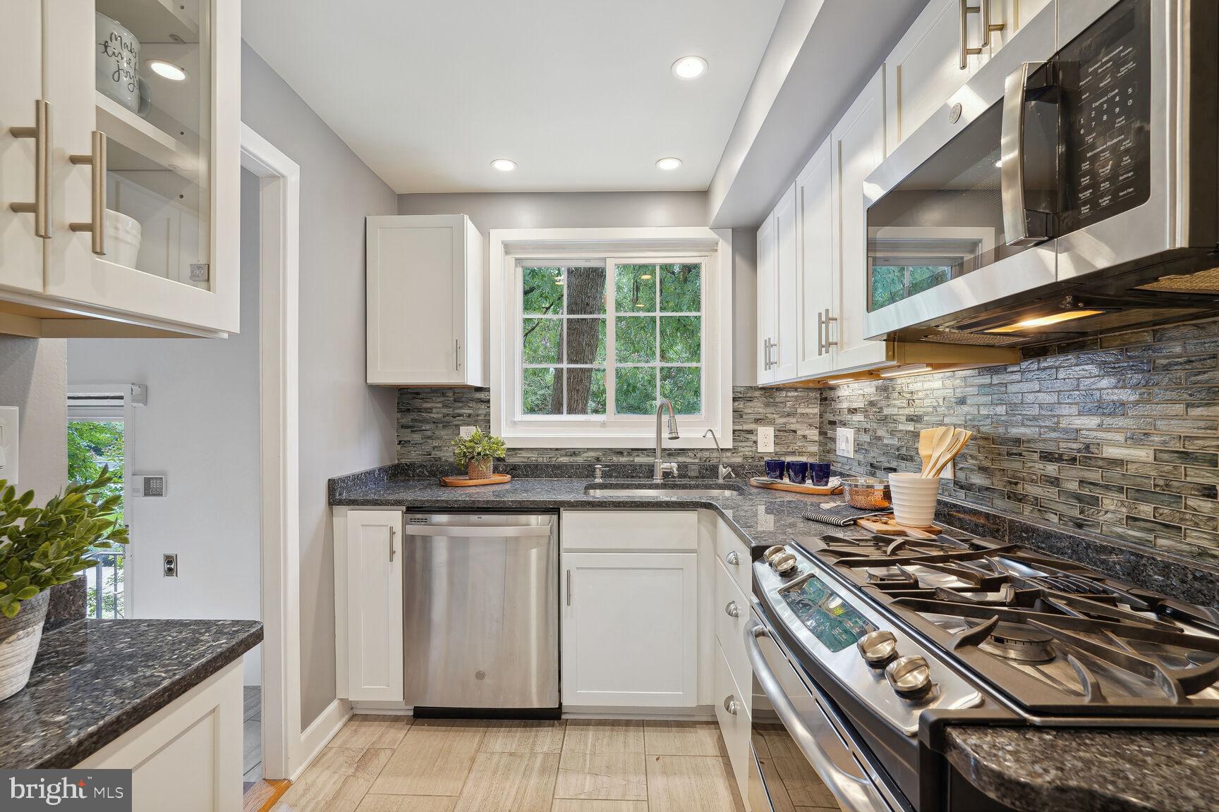 1613 Ripon Pl