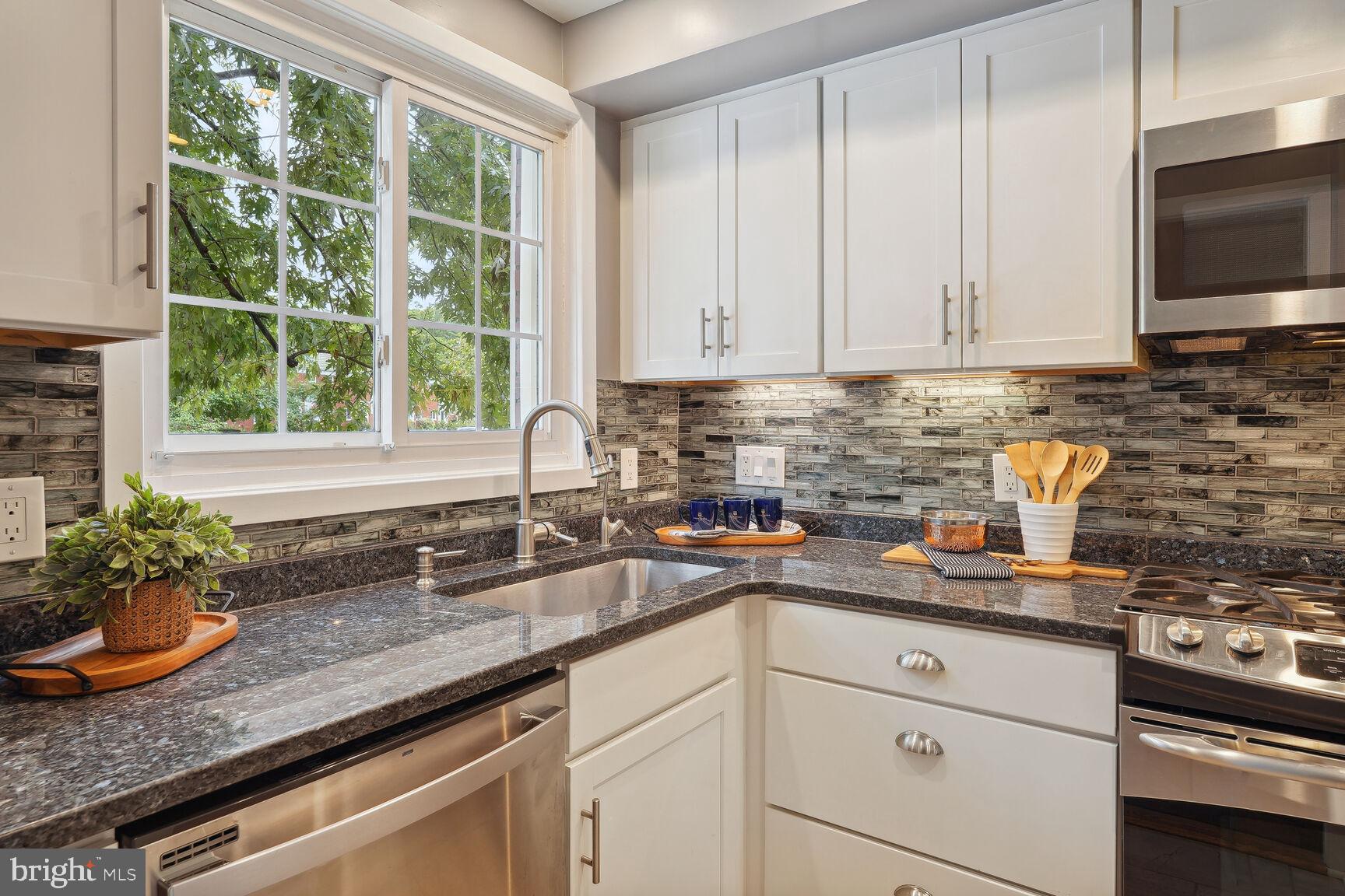 1613 Ripon Pl