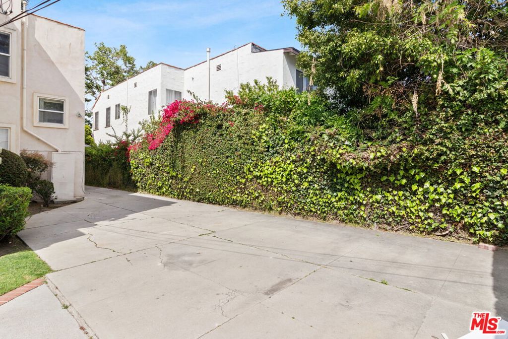 6416 W 6th Street
