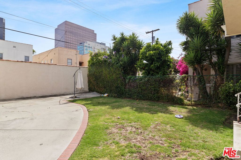 6416 W 6th Street