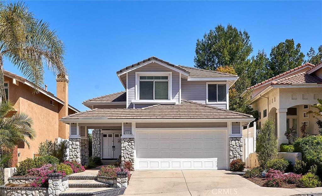 958 S Silver Star Way