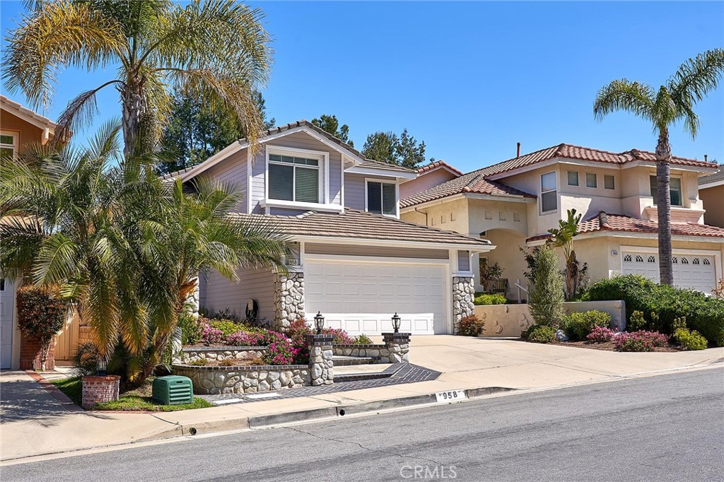 958 S Silver Star Way