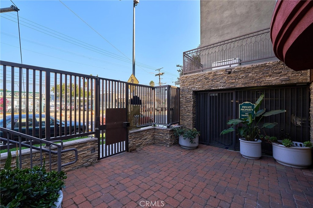 11124 Burbank Boulevard 105