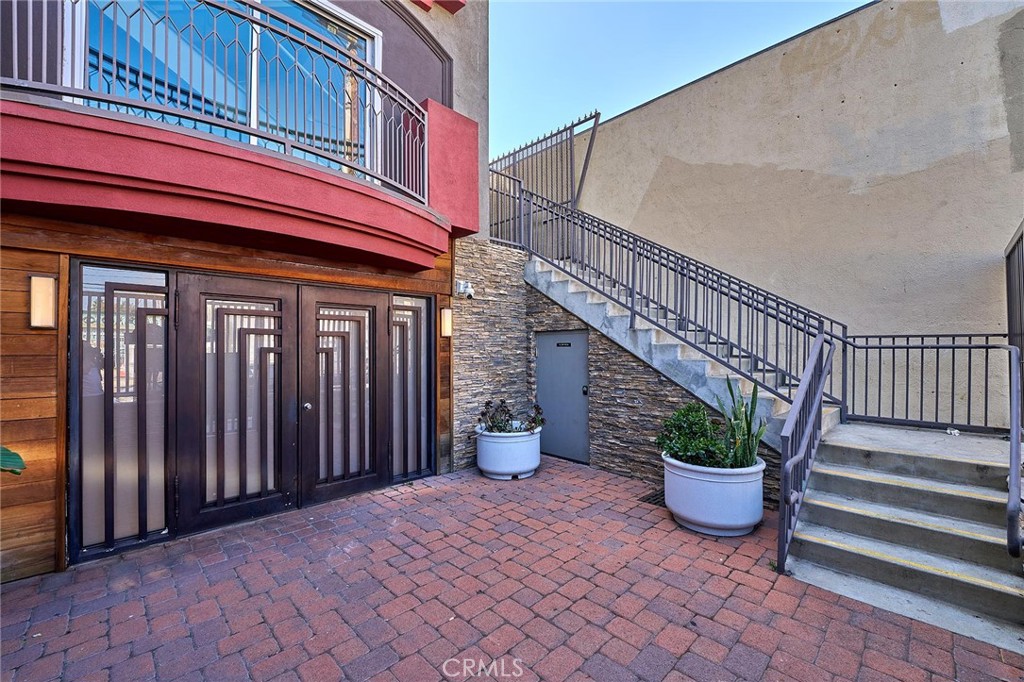 11124 Burbank Boulevard 105
