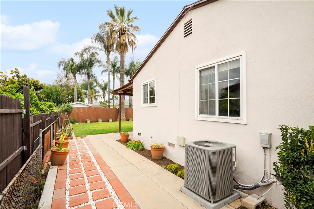 619 N Sunset Avenue