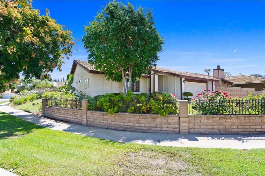 15918 La Ronda Circle