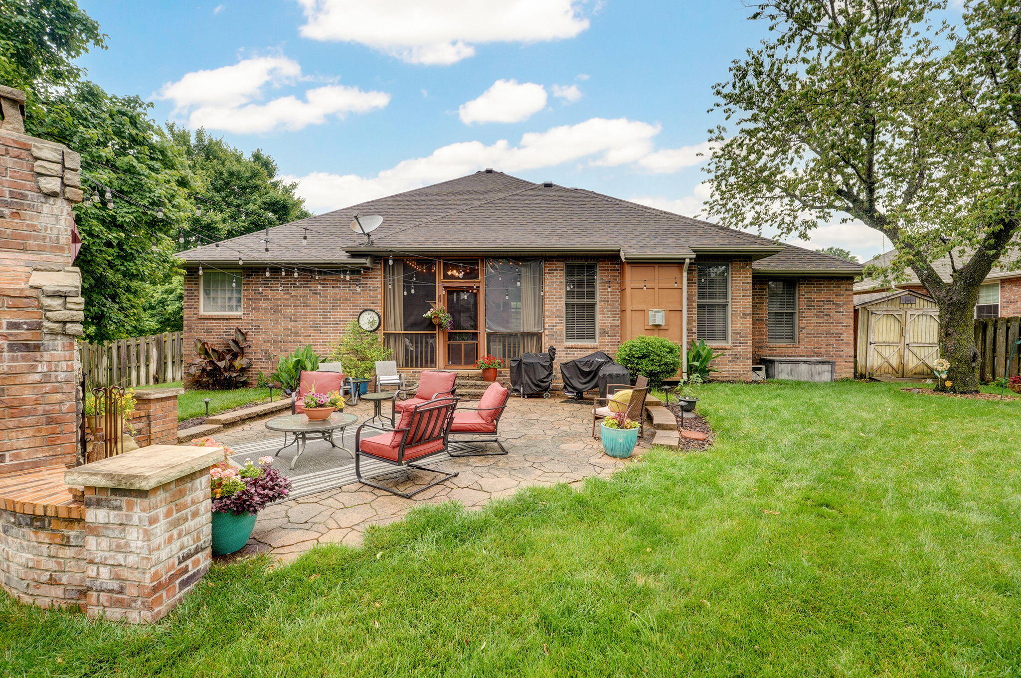 3806 W Vincent Drive