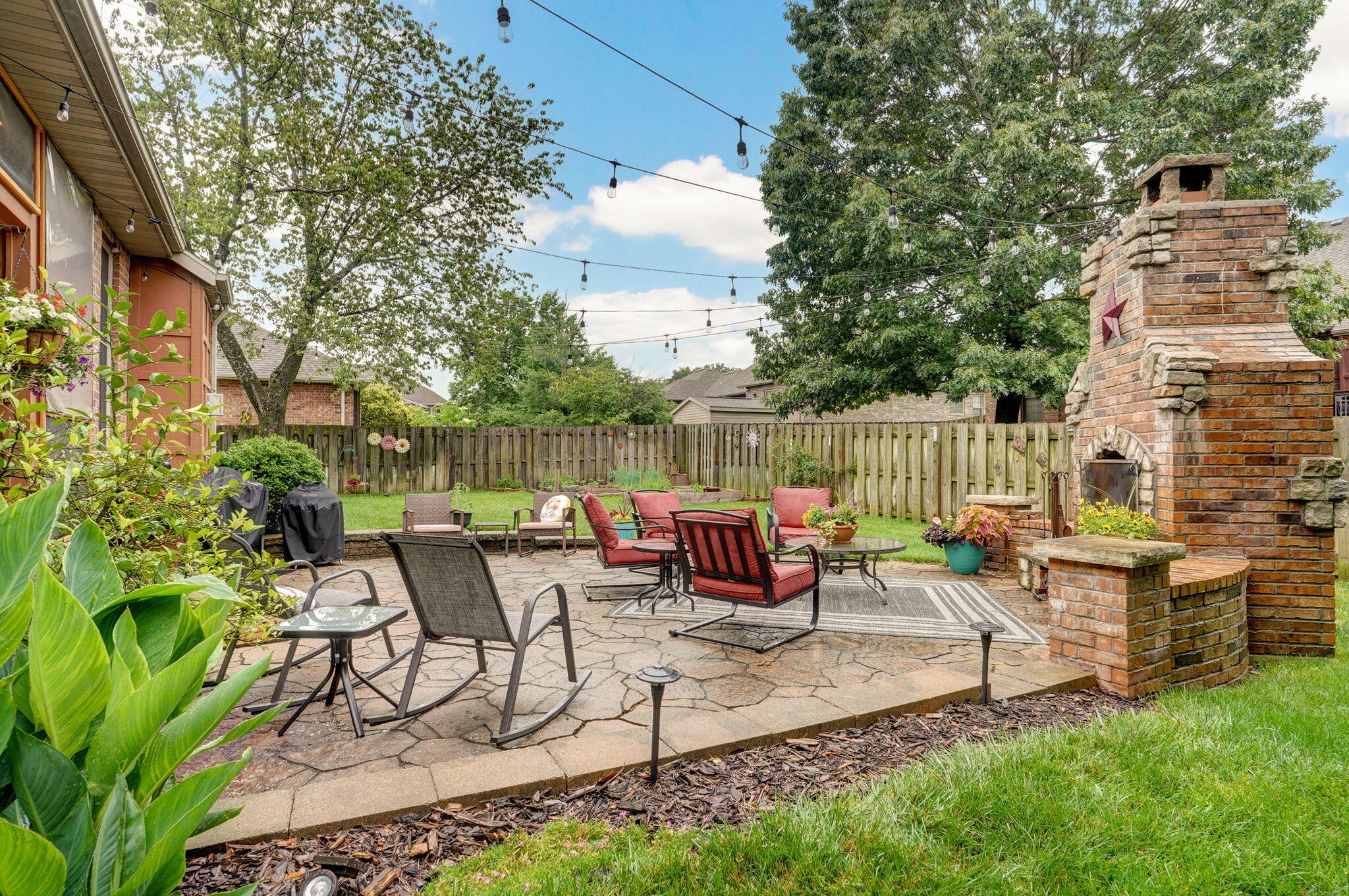 3806 W Vincent Drive