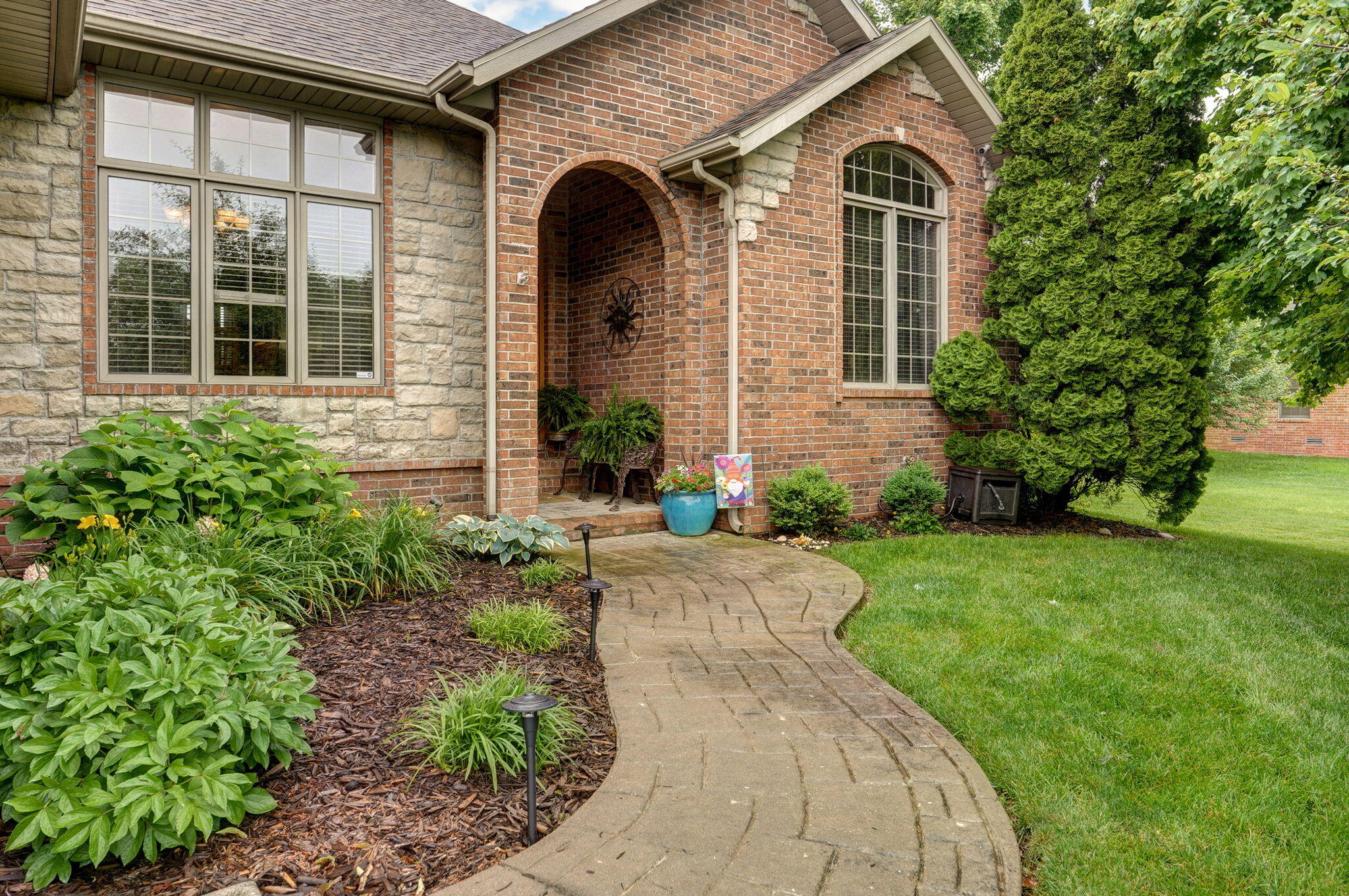 3806 W Vincent Drive