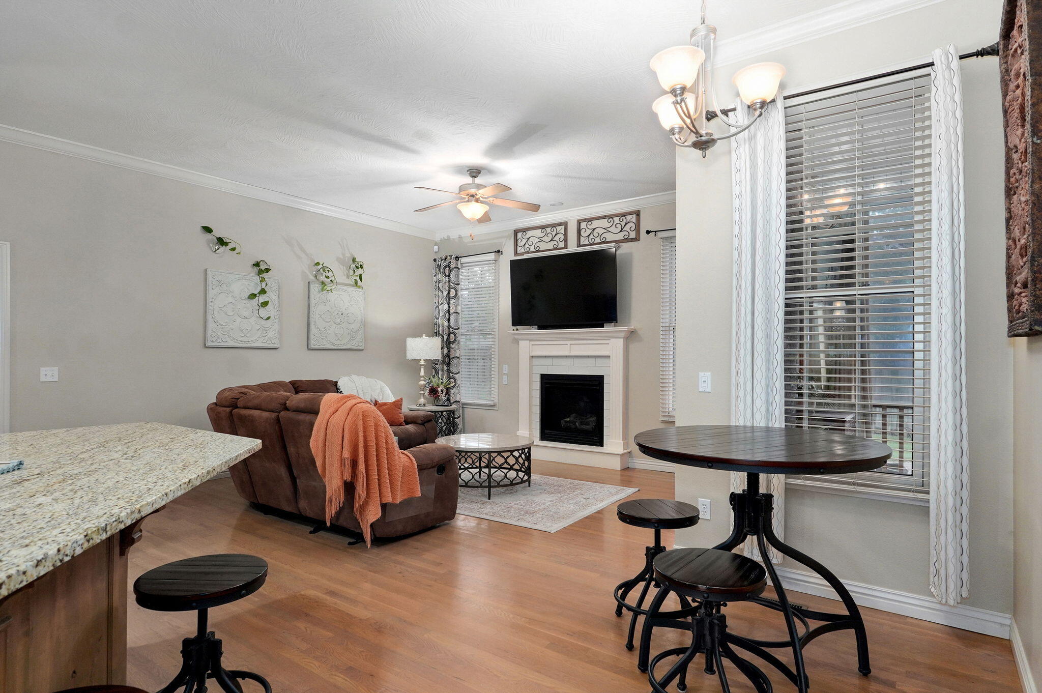 3806 W Vincent Drive