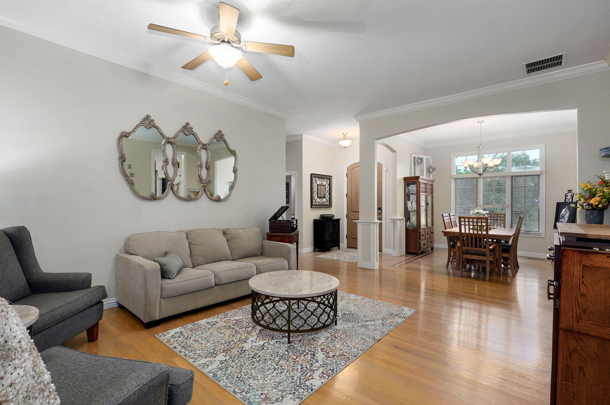 3806 W Vincent Drive