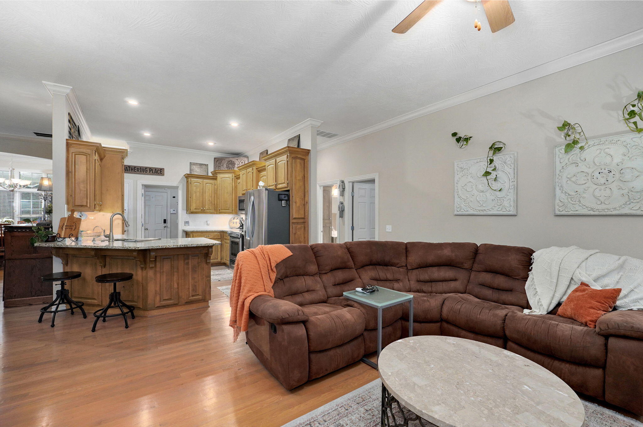 3806 W Vincent Drive