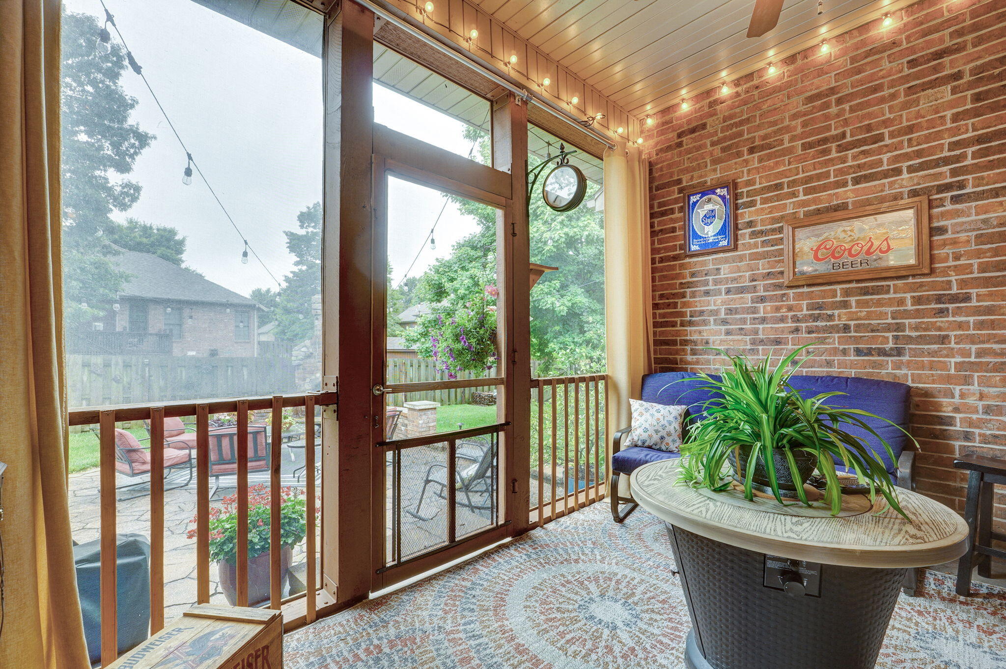 3806 W Vincent Drive