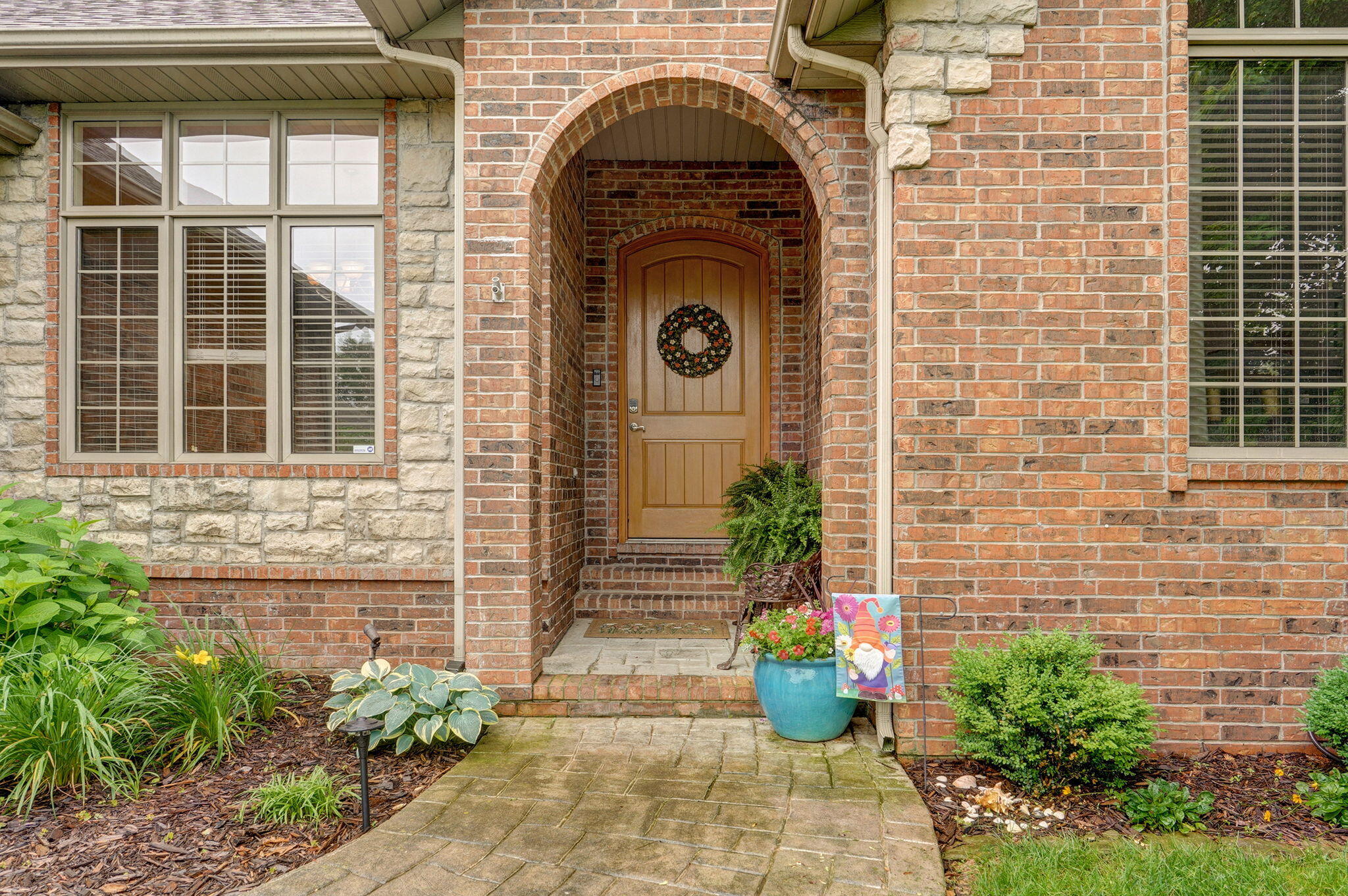 3806 W Vincent Drive