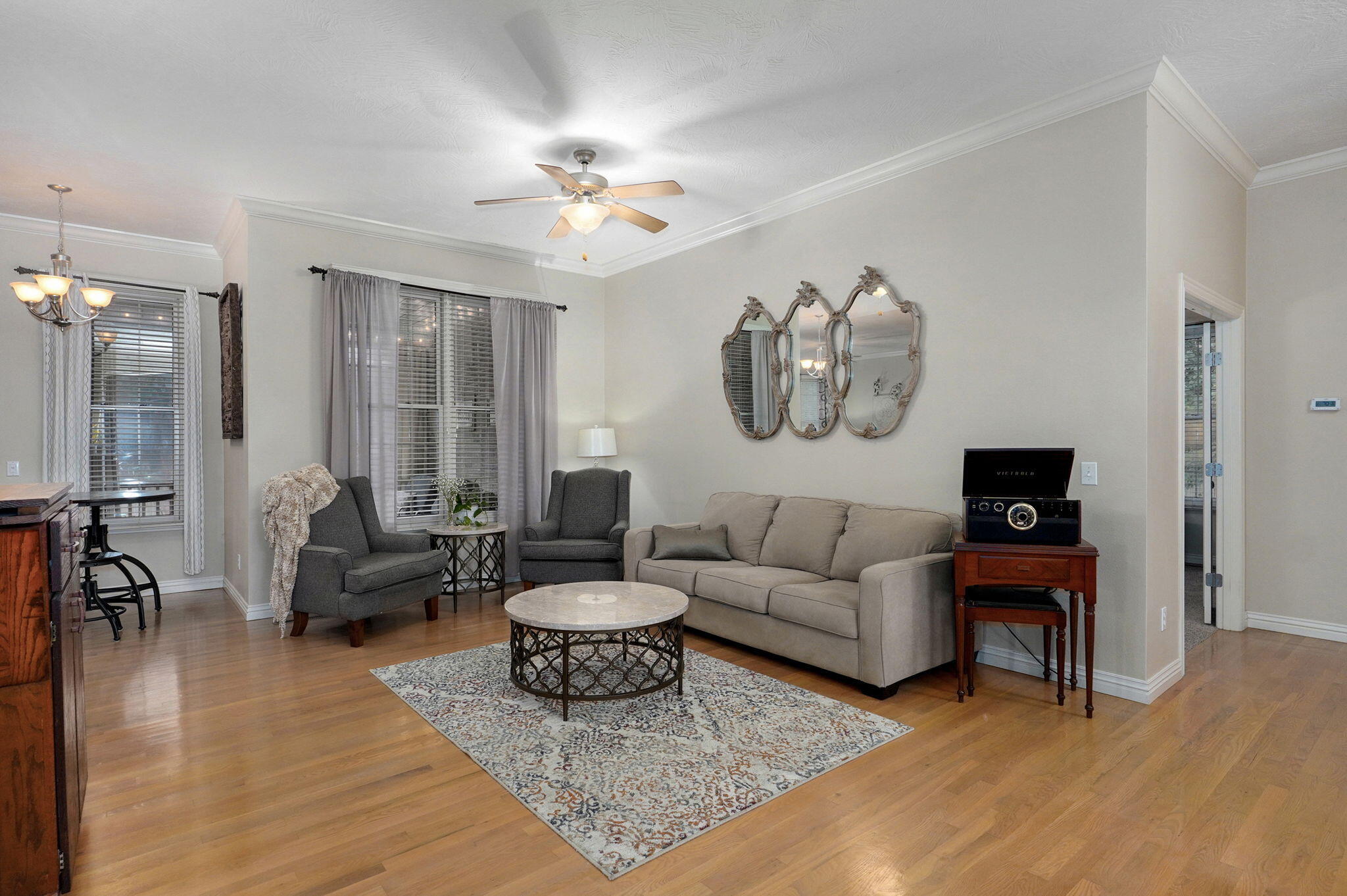 3806 W Vincent Drive