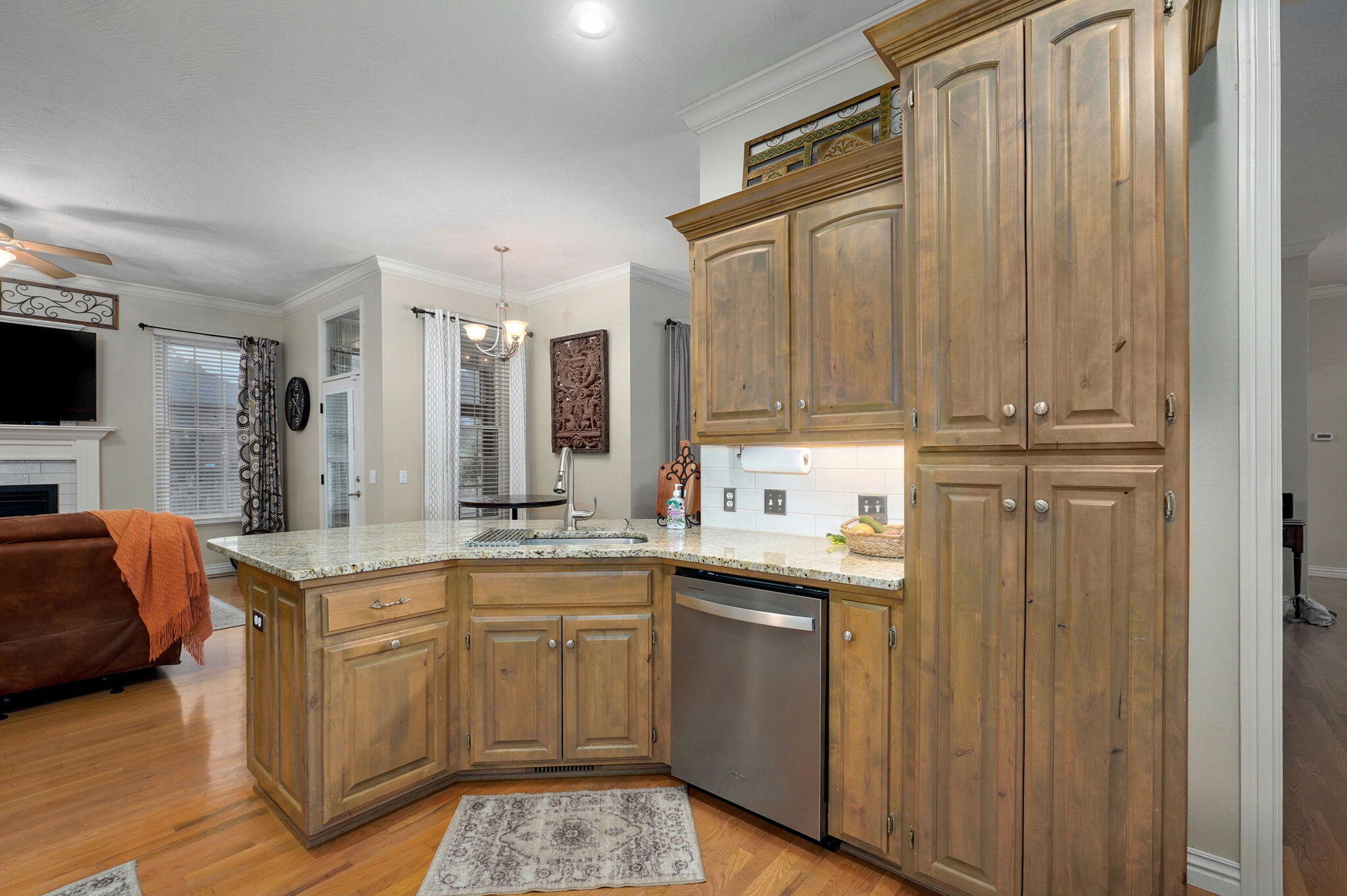 3806 W Vincent Drive