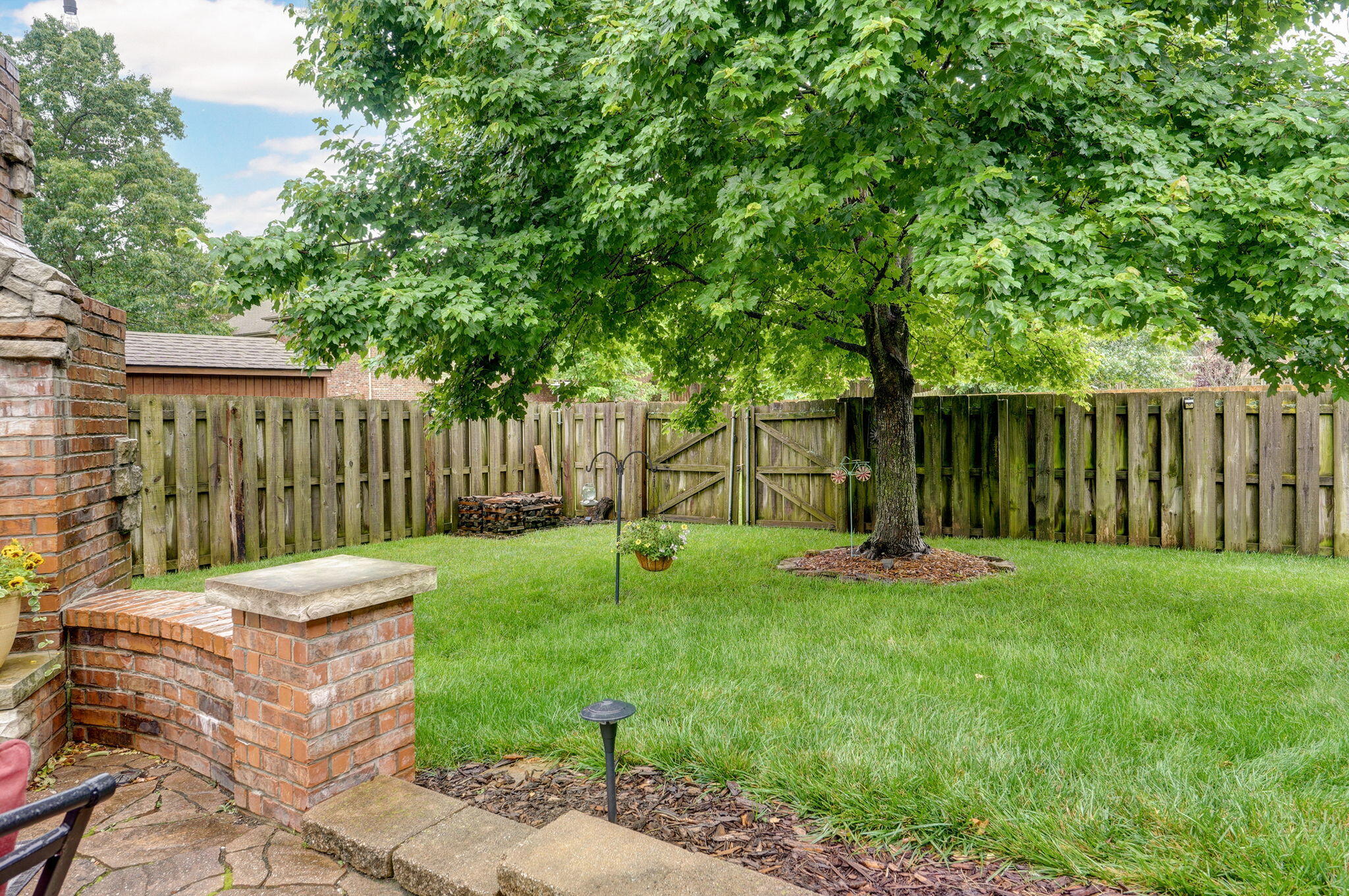 3806 W Vincent Drive