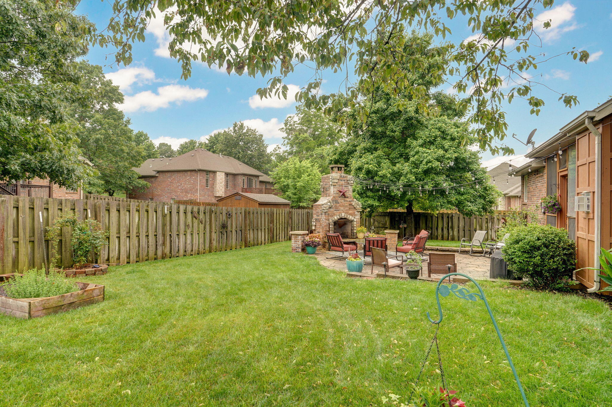 3806 W Vincent Drive