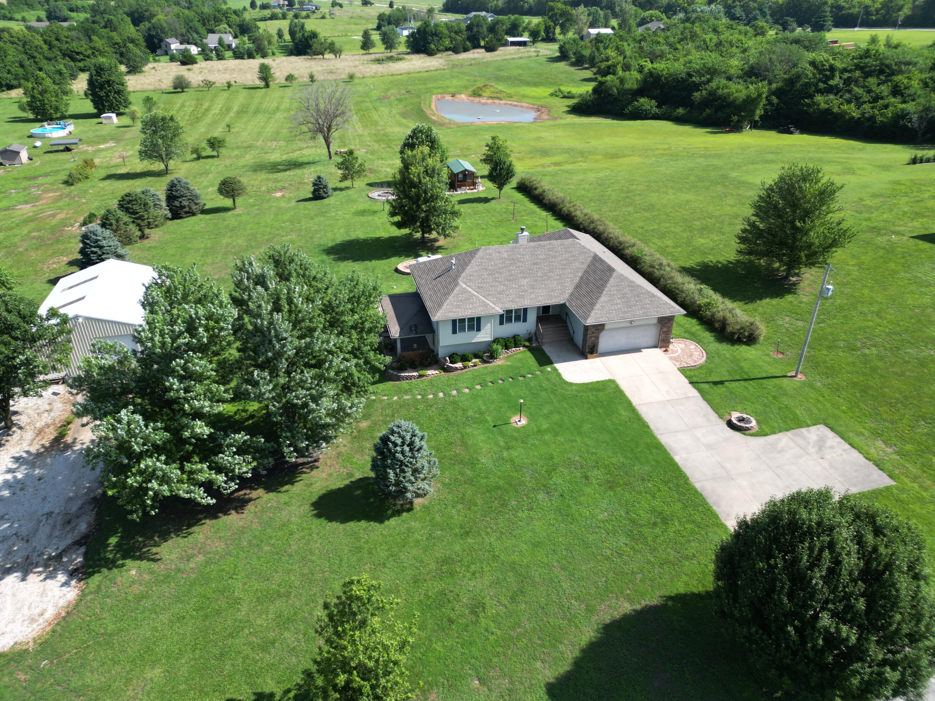 10071 W Farm Road 48
